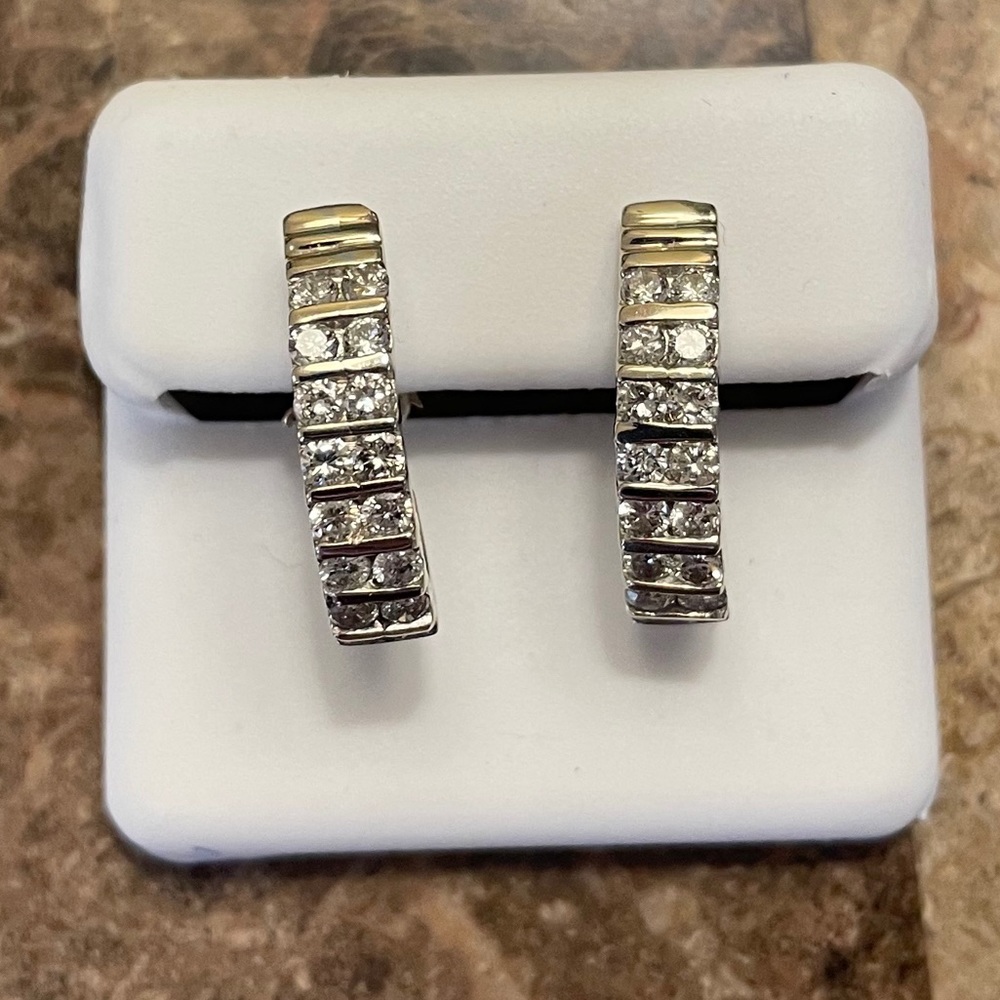 14k White Gold 1 Carat Diamond Hoop Earrings